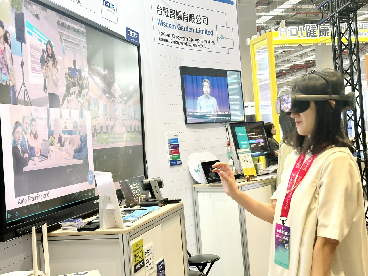 Nhiều ứng dụng AI trong giáo dục được giới thiệu tại triển lãm METAEDU- Ảnh 1. Nhiều ứng dụng AI trong giáo dục được giới thiệu tại triển lãm METAEDU- Ảnh 1.