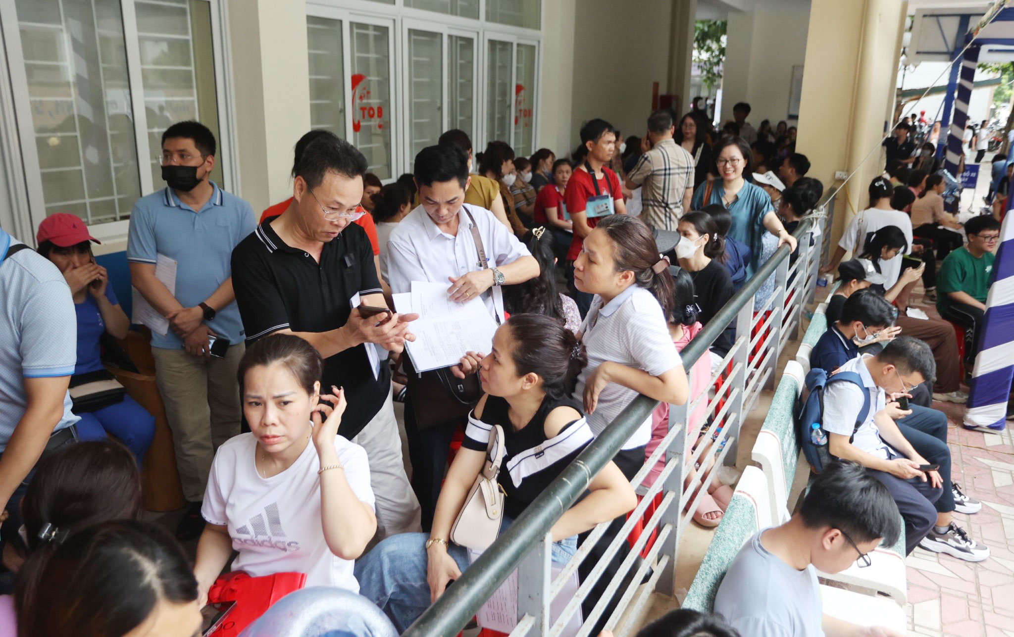 Sẽ hết cảnh xếp hàng trắng đêm đăng ký học cho con?- Ảnh 1. Sẽ hết cảnh xếp hàng trắng đêm đăng ký học cho con?- Ảnh 1.