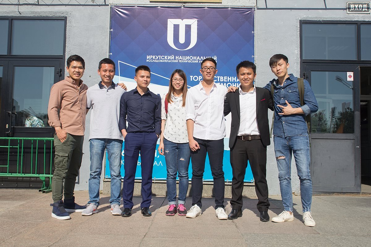 Tuyển sinh 2024: Những trường quân đội nào gửi học viên du học nước ngoài?- Ảnh 1. Tuyển sinh 2024: Những trường quân đội nào gửi học viên du học nước ngoài?- Ảnh 1.