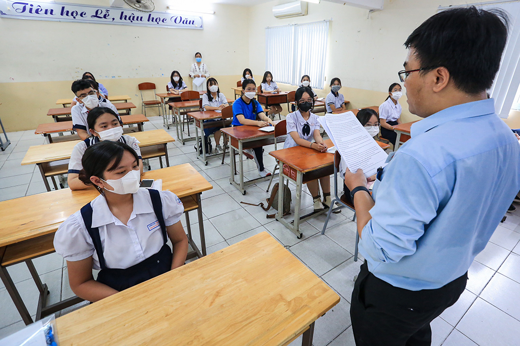 Tuyển sinh lớp 10: Vì sao TP.HCM điều chỉnh ngữ liệu phần nghị luận văn học?- Ảnh 1. Tuyển sinh lớp 10: Vì sao TP.HCM điều chỉnh ngữ liệu phần nghị luận văn học?- Ảnh 1.