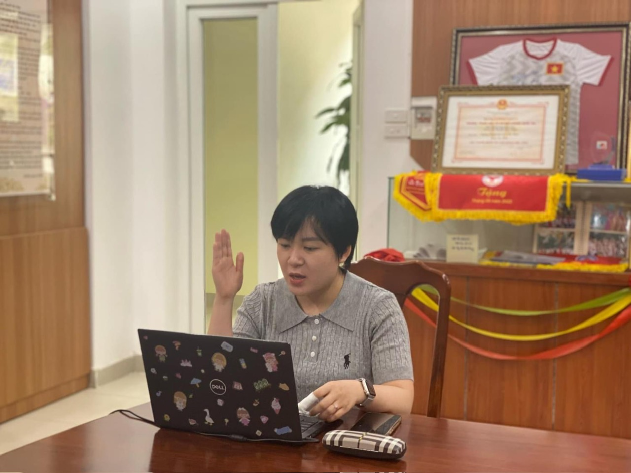 Hàng trăm giáo viên Hà Nội dạy tiếng Anh cho 17 trường ở Yên Bái- Ảnh 2.