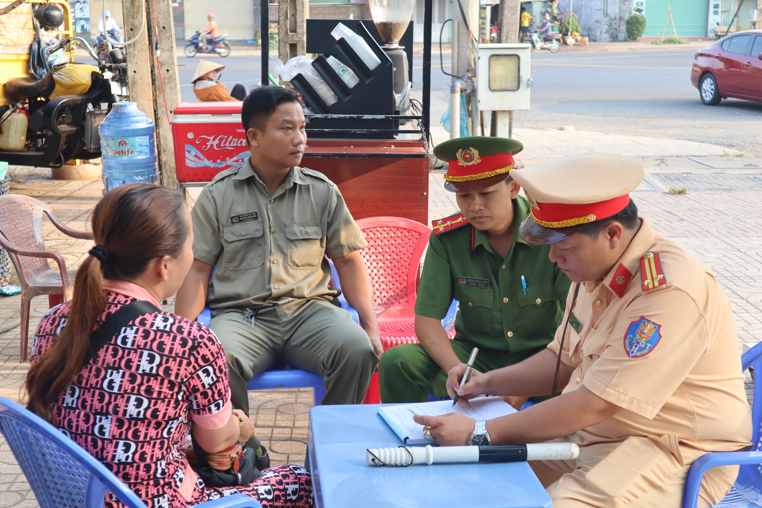 Học sinh vi phạm luật giao thông: Trách nhiệm thuộc về ai?- Ảnh 7. Học sinh vi phạm luật giao thông: Trách nhiệm thuộc về ai?- Ảnh 7.