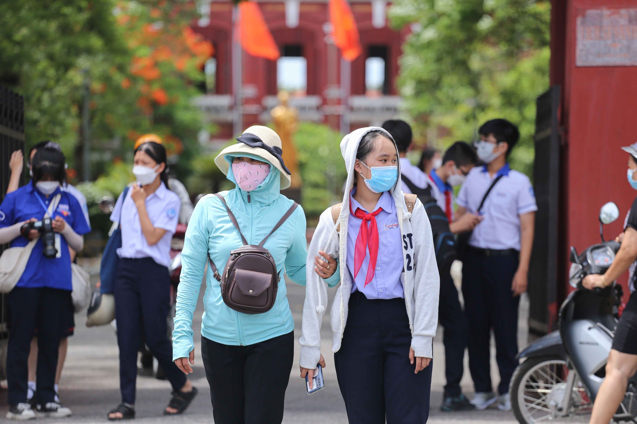 Có nên điều chỉnh giờ học khi nắng nóng?- Ảnh 2. Có nên điều chỉnh giờ học khi nắng nóng?- Ảnh 2.