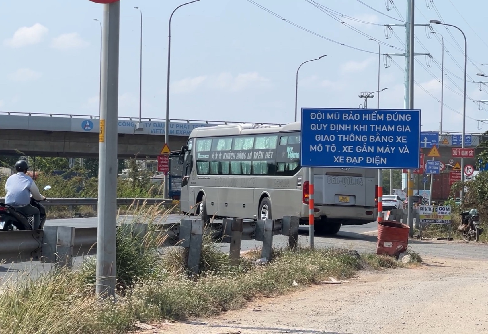 'Bến cóc' lại tung hoành bất chấp ở TP.Thủ Đức: Cơ quan quản lý có ngó lơ?- Ảnh 2.