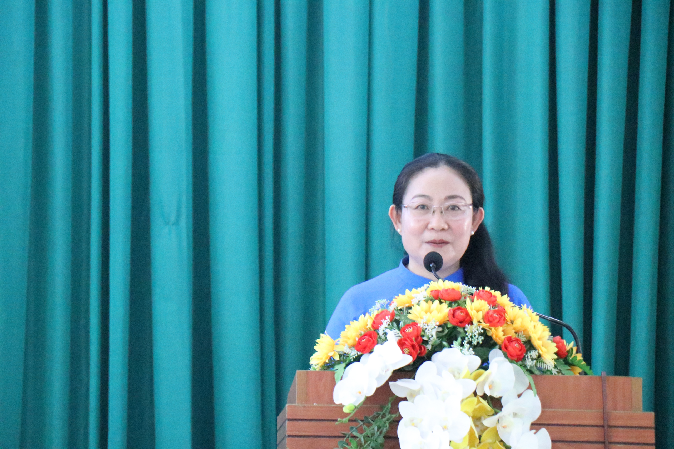 Bà Trần Thị Thu Trang, Bí thư Đảng ủy P.5, Q.8 phát biểu tại buổi lễ