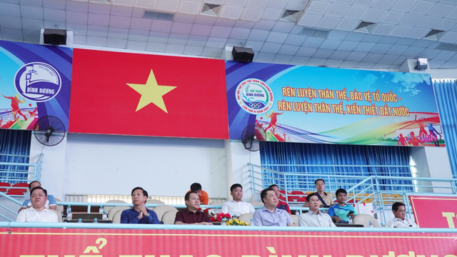 Khai mạc Giải vô địch Bóng chuyền nam - nữ tỉnh Bình Dương năm 2024 - Ảnh 3.