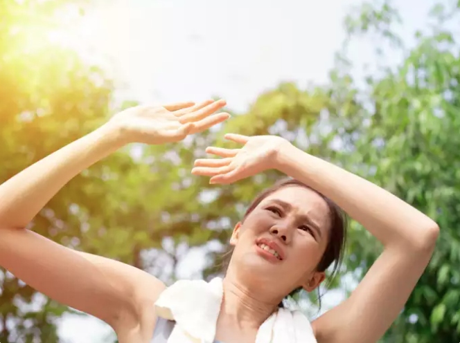 5 mẹo siêu hiệu quả giúp tim khỏe mạnh trong mùa hè nắng nóng