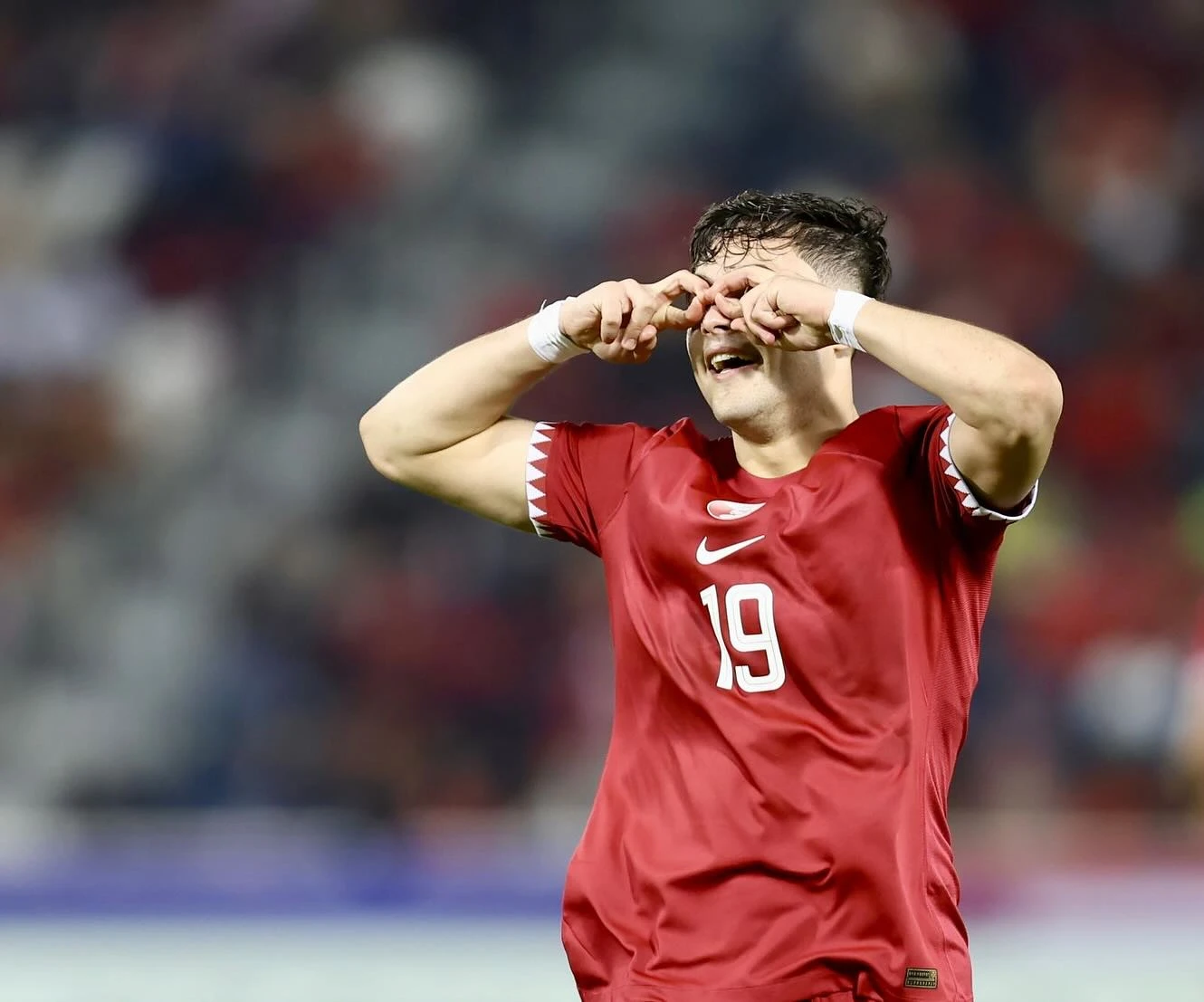 U.23 Indonesia bị đuổi 2 người, thua tan nát chủ nhà Qatar, HLV Shin mệt mỏi rồi đây