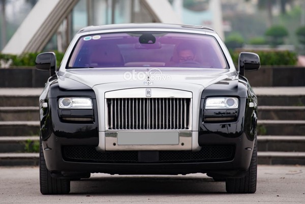 Nhiều Rolls-Royce Ghost cũ, giá hơn 5 tỷ đồng, rao bán mãi vẫn không thấy khách mua