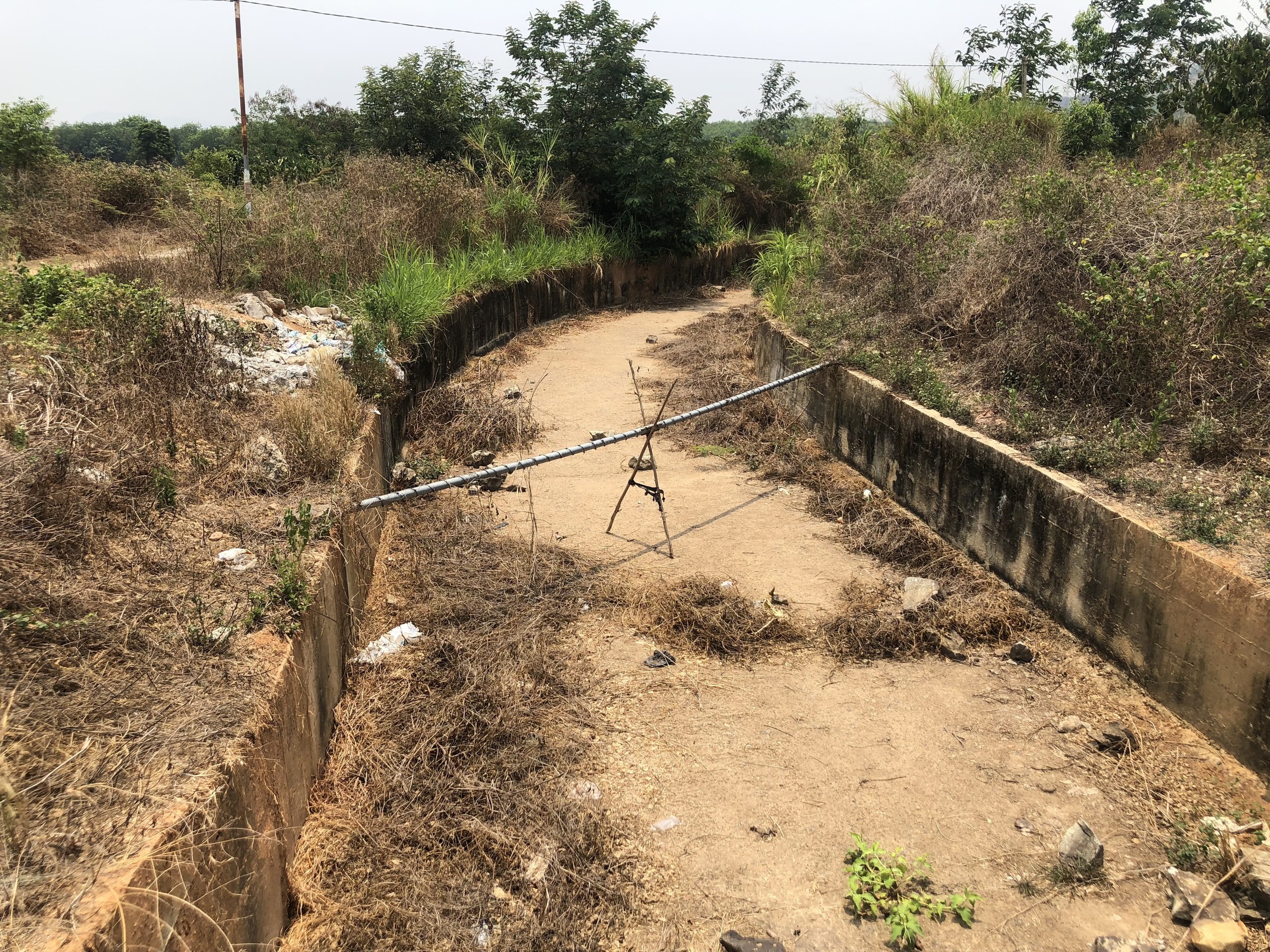 Tuyến kênh mương trên địa bàn xã Sa Bình (H.Sa Thầy, Kon Tum) cạn kiệt không còn khả năng cung cấp nước tưới tiêu