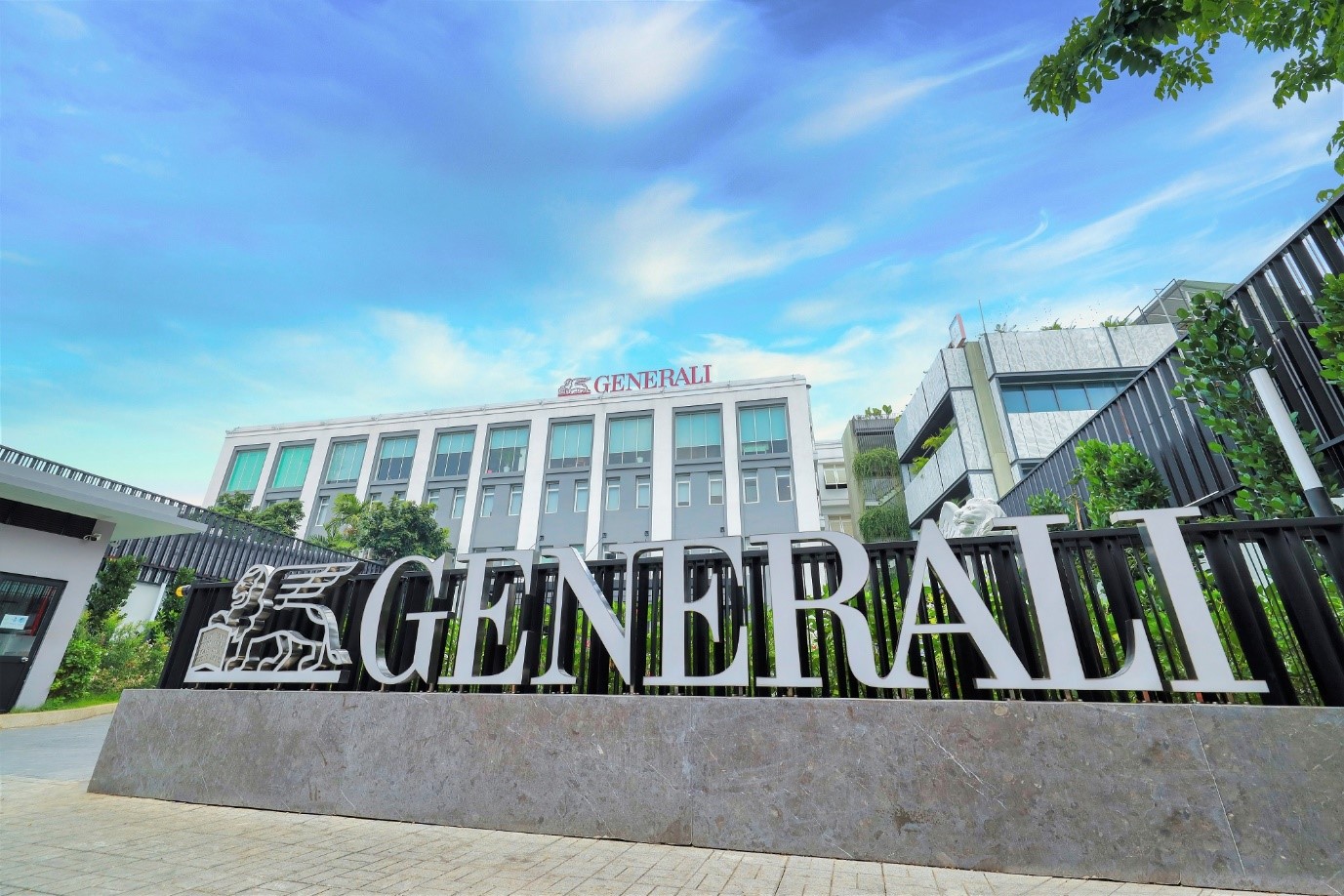 Generali Việt Nam có mạng lưới rộng khắp gần 90 tổng đại lý và trung tâm dịch vụ khách hàng trên toàn quốc