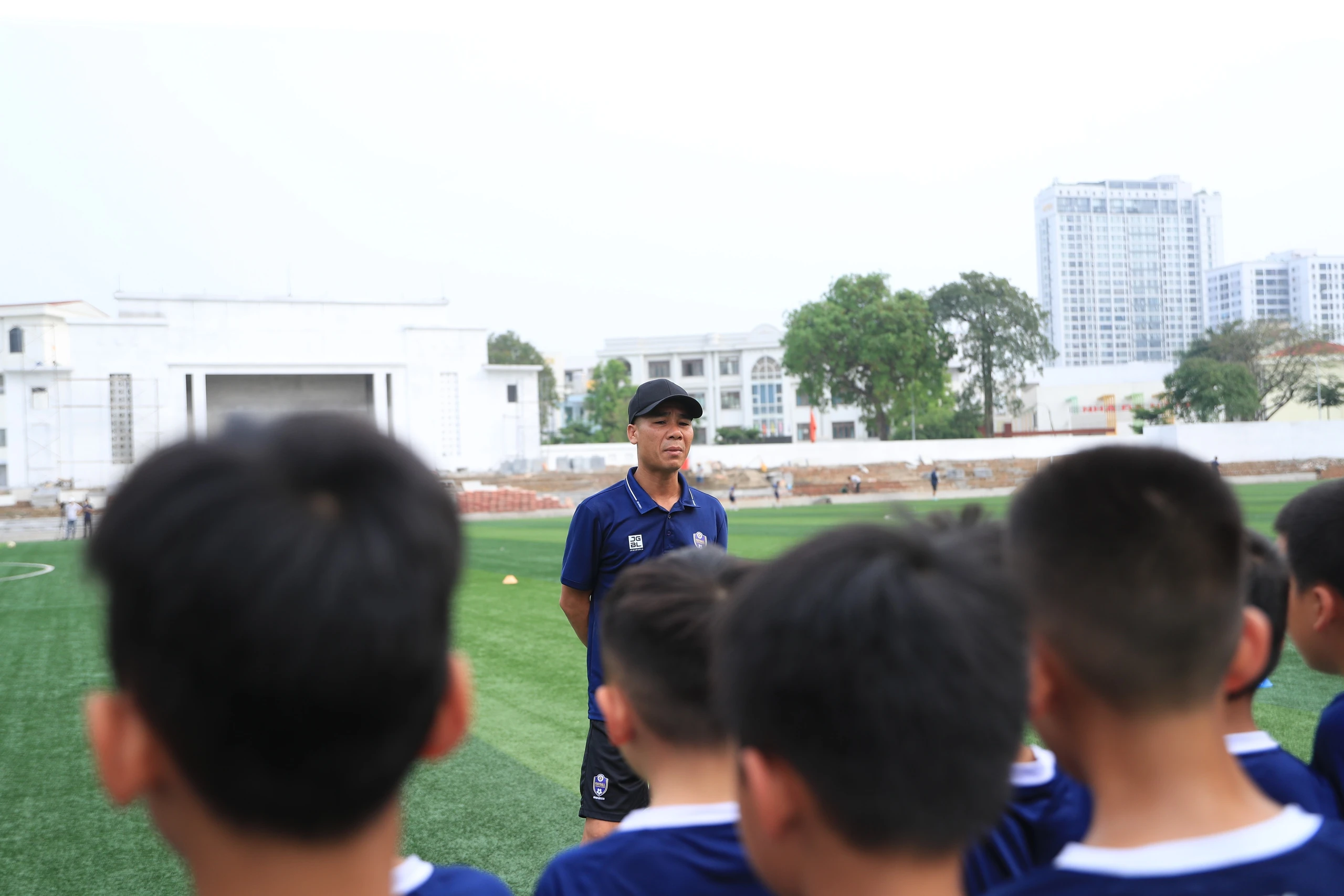 Bên trong trung tâm bóng đá 'độc lạ', nơi con trai Thành Lương nuôi giấc mơ thành cầu thủ