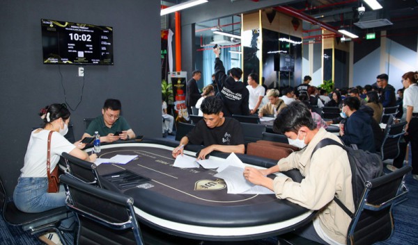 Bridge và poker lần đầu thử nghiệm tại Việt Nam, chơi thế nào để không vi phạm pháp luật?