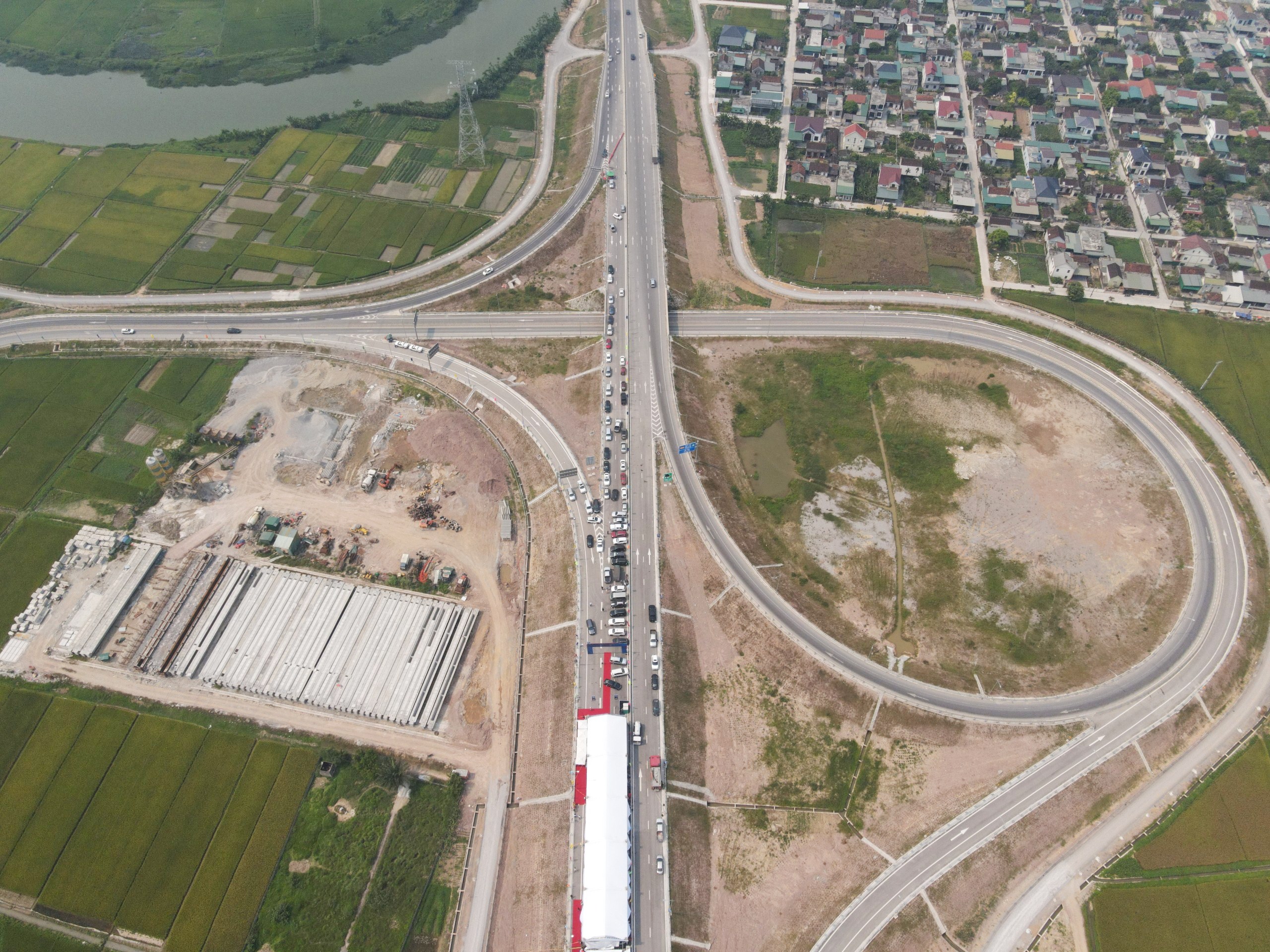Thông xe cao tốc Diễn Châu - Quốc lộ 46B- Ảnh 2. Nút giao QL7, thuộc xã Diễn Cát, H.Diễn Châu