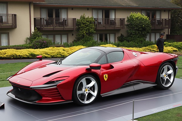 Liên tục mua những siêu xe Ferrari hàng hiếm, tay chơi  Vũ "Qua” nổi tiếng  thế giới