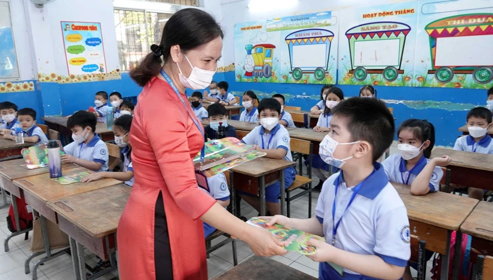 Bất ngờ với chế độ thu hút nhân lực của Bình Dương- Ảnh 1.