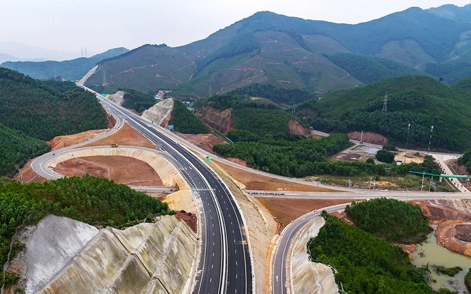 Chủ đầu tư 2 tuyến BOT ở Quảng Ninh lên tiếng việc tăng giá 18%
- Ảnh 1. Chủ đầu tư 2 tuyến BOT ở Quảng Ninh lên tiếng việc tăng giá 18%
- Ảnh 1.