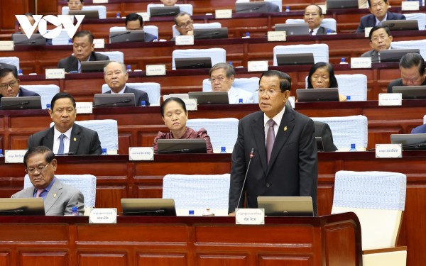 Cựu Thủ tướng Campuchia Samdech Hun Sen tuyên bố chia tay Hạ viện Cựu Thủ tướng Campuchia Samdech Hun Sen tuyên bố chia tay Hạ viện
