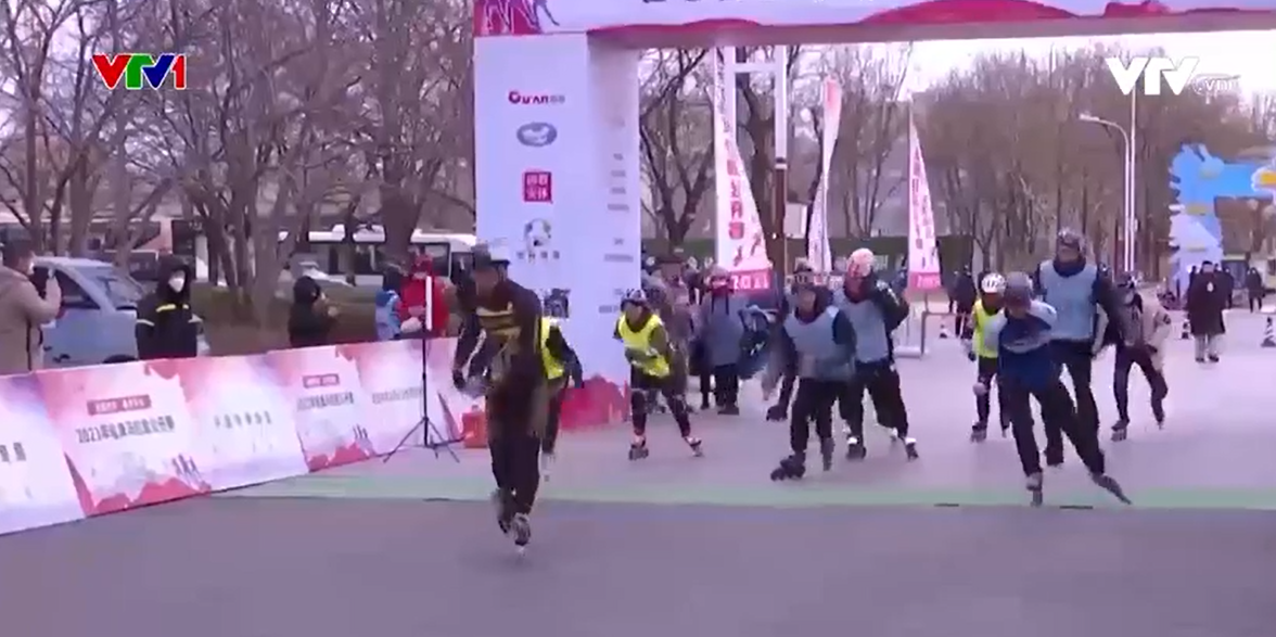 Độc đáo cuộc thi trượt Patin Marathon tại Trung Quốc