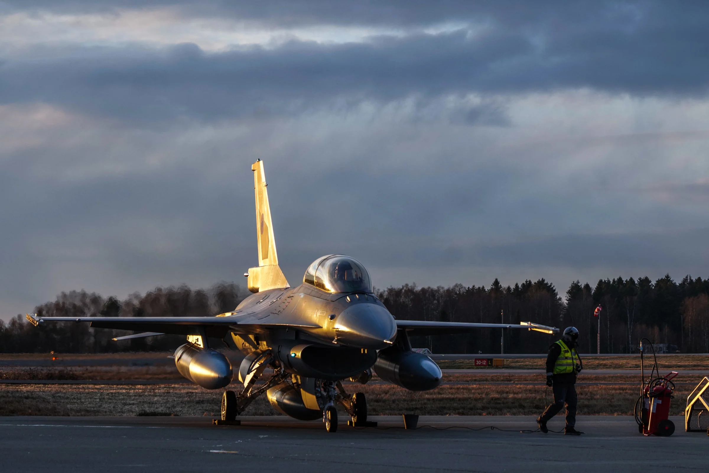 F-16 sắp tới Ukraine 'cứu' chiến thuật của Kyiv- Ảnh 2.