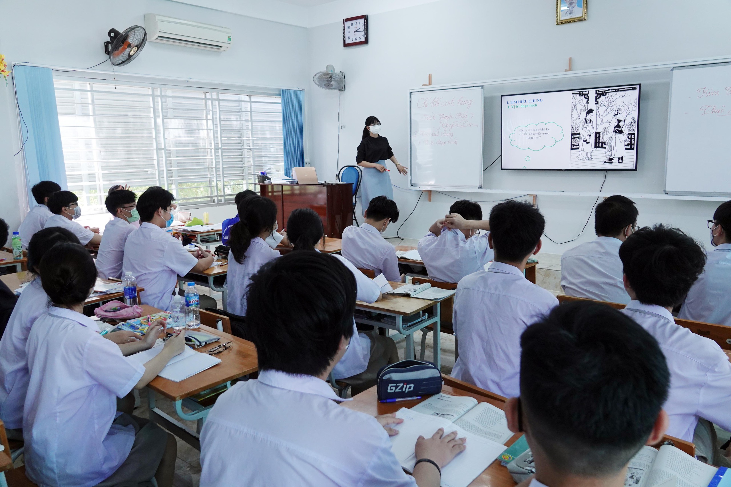 Giúp học sinh tiếp cận chương trình mới lớp 10- Ảnh 1. Giúp học sinh tiếp cận chương trình mới lớp 10- Ảnh 1.