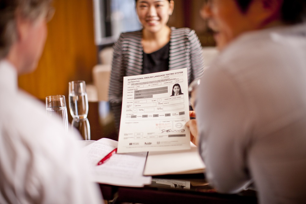 Nhiều thí sinh lo lắng việc chứng chỉ IELTS bị cấp sai quy định có thể ảnh hưởng đến cơ hội học tập, nhất là khi đã qua 2 năm