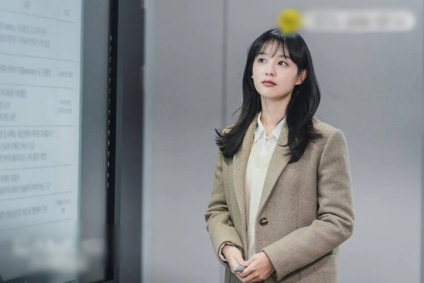 Loạt kiểu tóc giúp Kim Ji Won đẹp tựa 