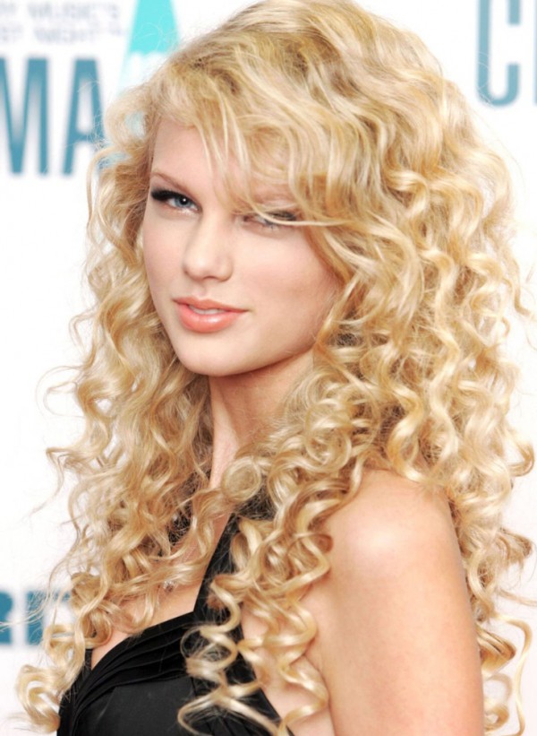 Những kiểu tóc trở thành biểu tượng của Taylor Swift