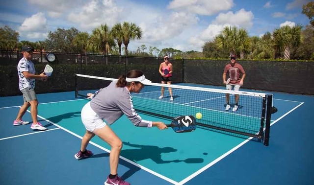Pickleball, môn thể thao phát triển nhanh bậc nhất thế giới và đang gây sốt ở Việt Nam - Ảnh 2. Pickleball, môn thể thao phát triển nhanh bậc nhất thế giới và đang gây sốt ở Việt Nam - Ảnh 2.