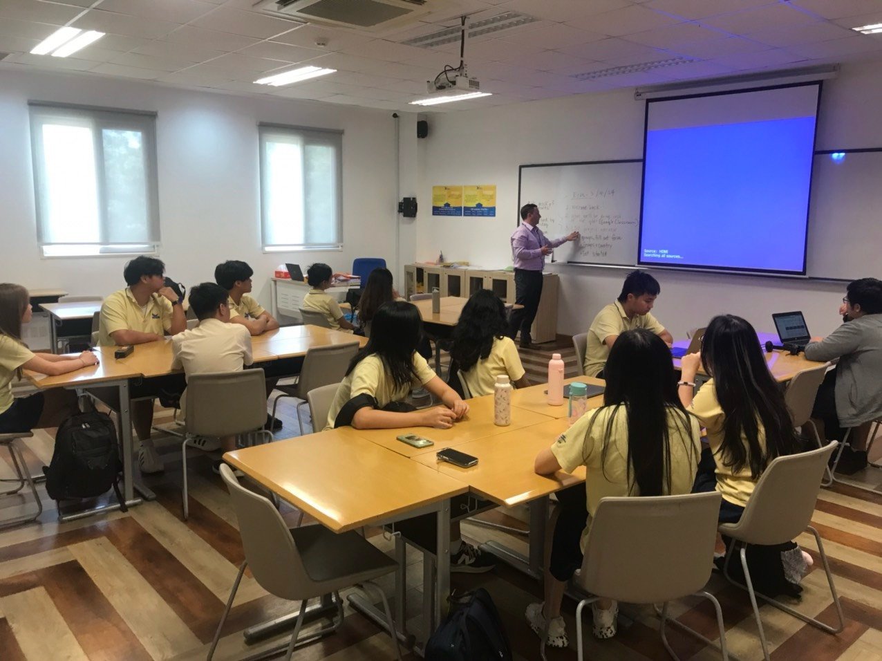 Rủi ro tiềm ẩn với mô hình đóng học phí một lần- Ảnh 1. Rủi ro tiềm ẩn với mô hình đóng học phí một lần- Ảnh 1.