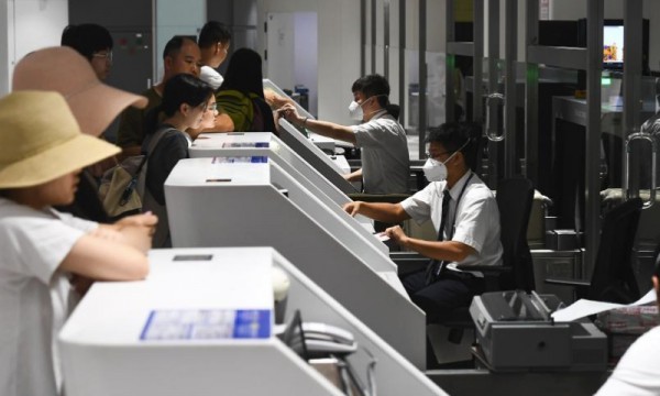 Số người xuất nhập cảnh vào Trung Quốc tăng gần 120%