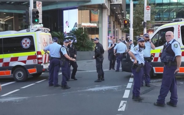 Tấn công bằng dao tại trung tâm thương mại Sydney (Australia) khiến 4 người chết