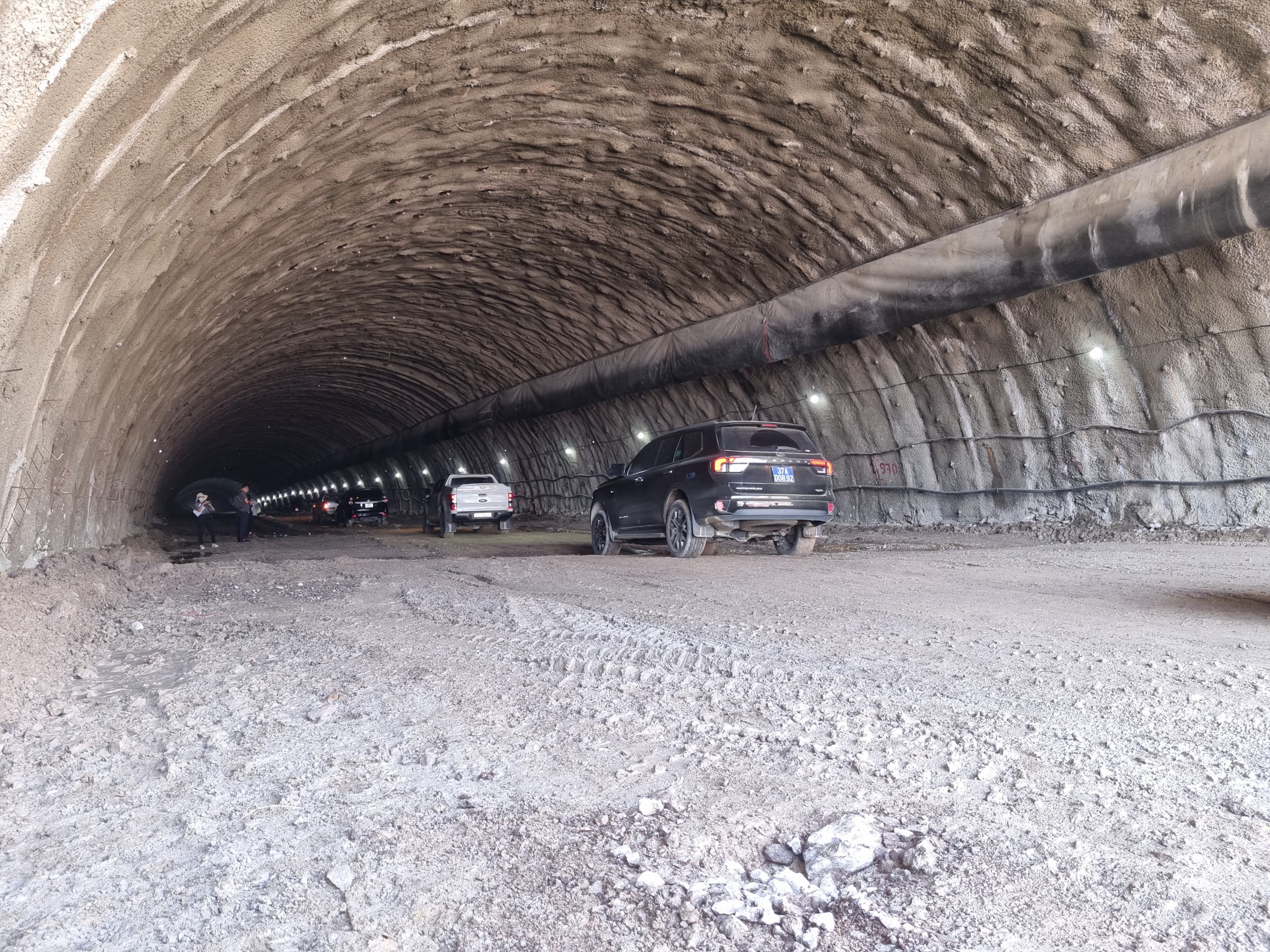 Thông hầm cao tốc Bình Định - Phú Yên, vượt tiến độ 1 tháng- Ảnh 1.