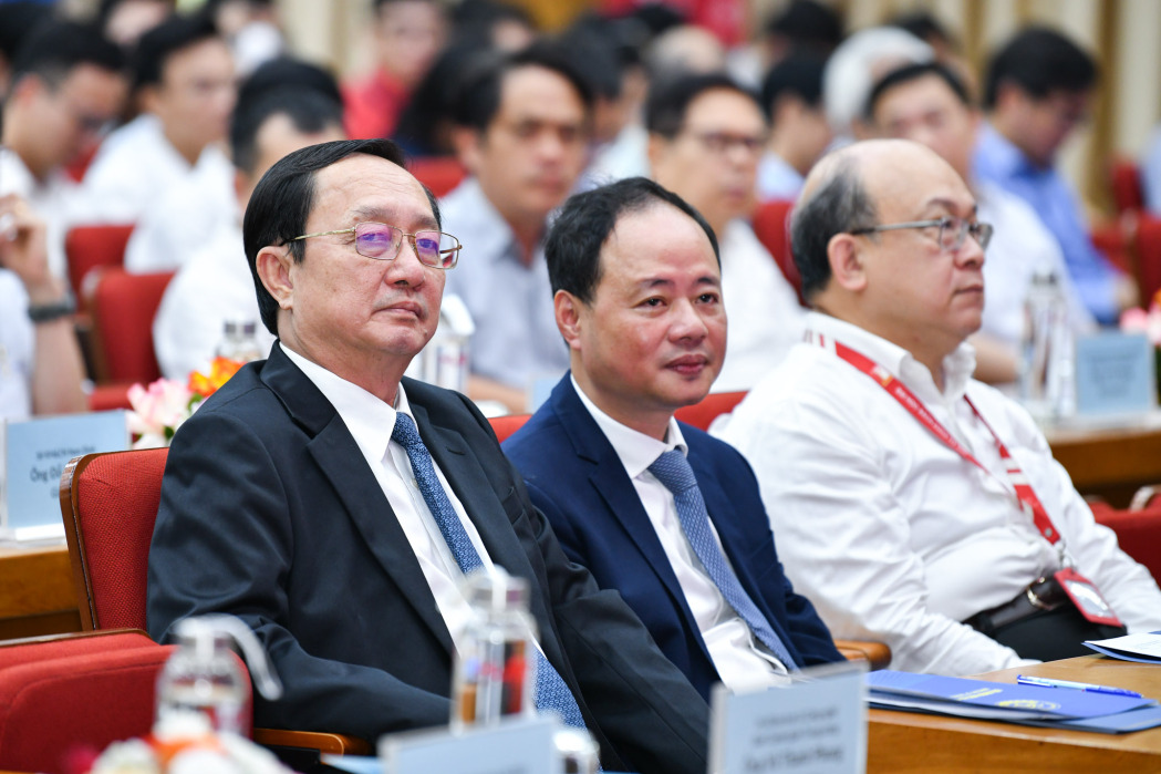 Lãnh đạo Bộ KH-CN và Đại học Bách khoa Hà Nội tham gia hội thảo