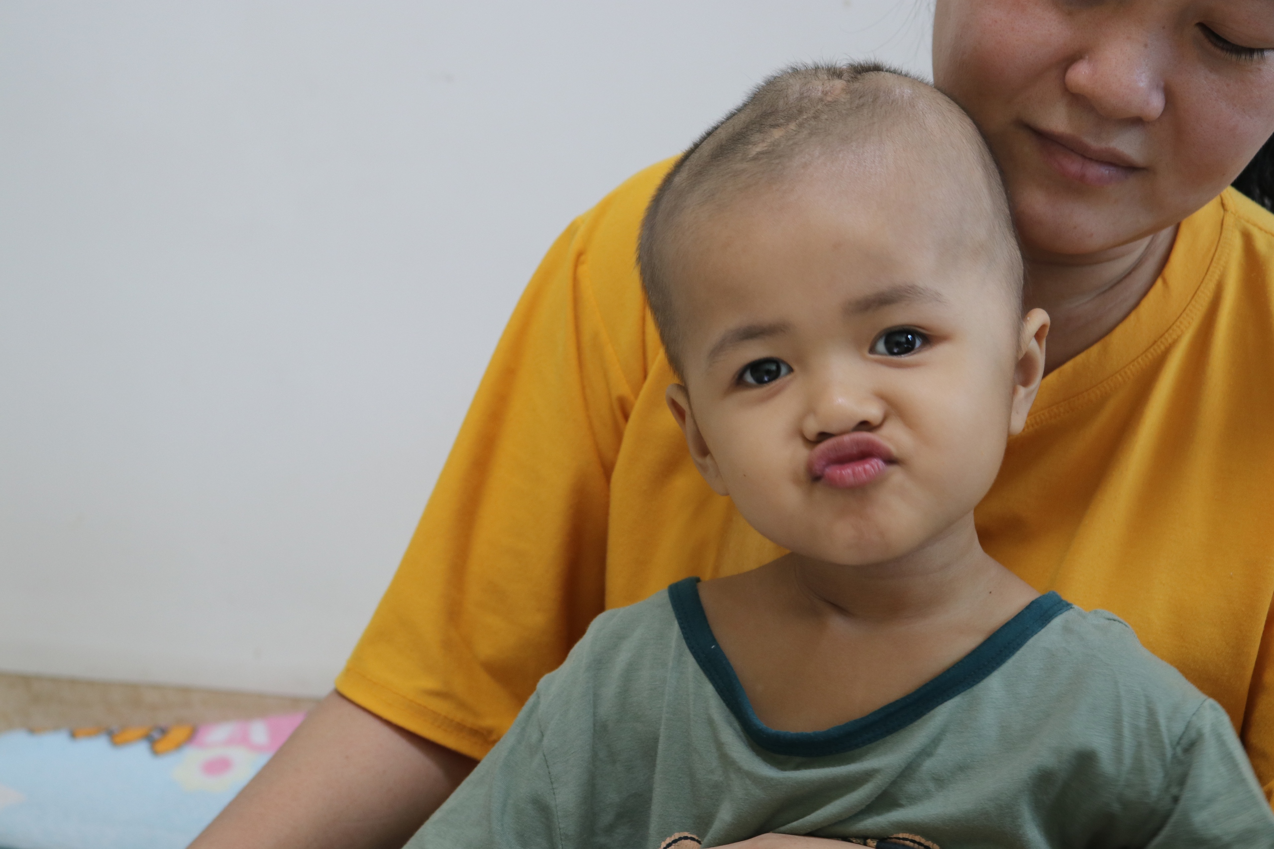 ‘Con muốn sống': Sợ con bỏ mình mà đi, người mẹ hy vọng vào sự khẩn cầu- Ảnh 1. ‘Con muốn sống': Sợ con bỏ mình mà đi, người mẹ hy vọng vào sự khẩn cầu- Ảnh 1.