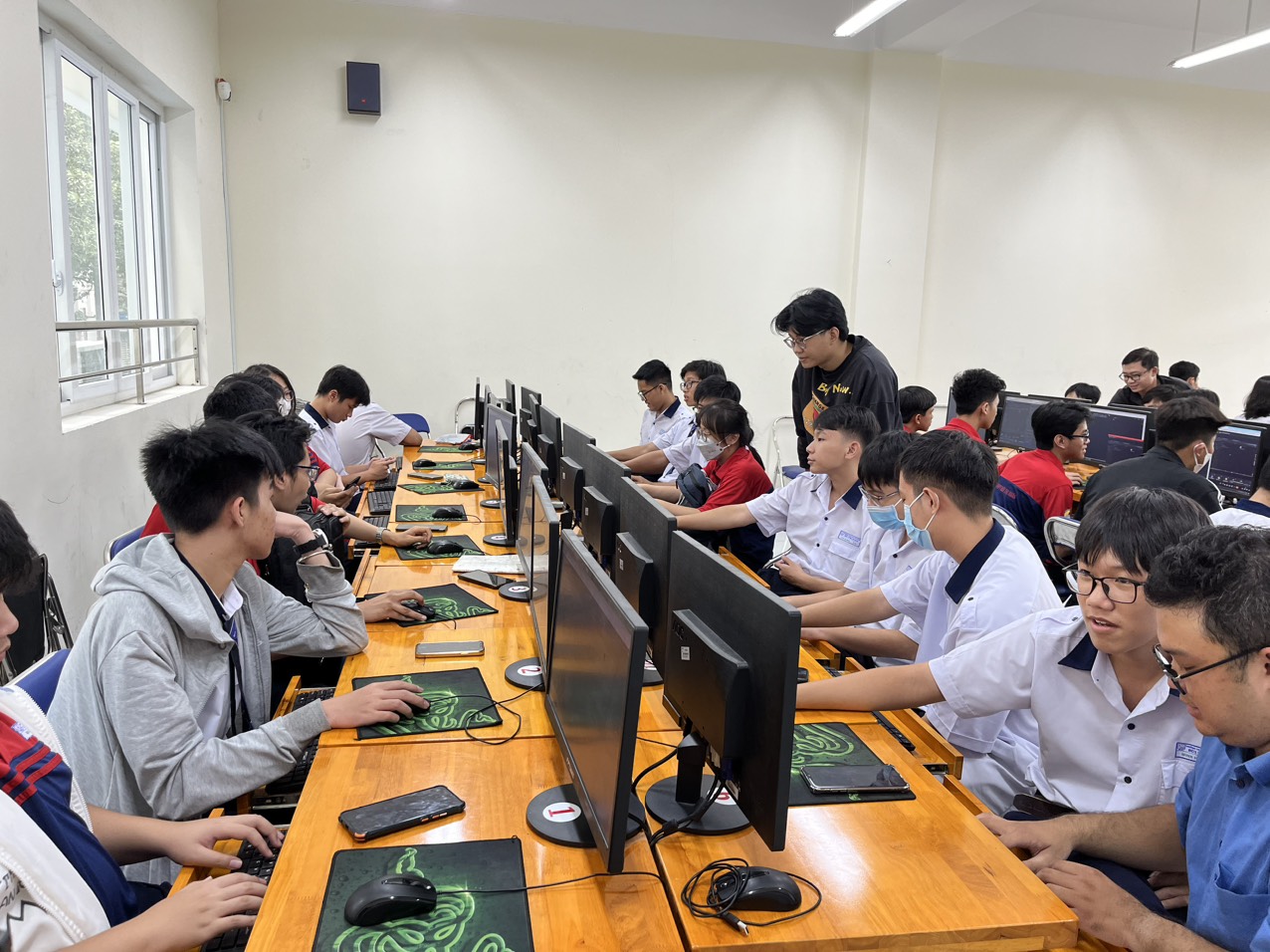 Học sinh yêu thích tìm hiểu về AI của Trường THPT Bùi Thị Xuân (Q.1) có thể tham gia CLB Trí tuệ nhân tạo của trường