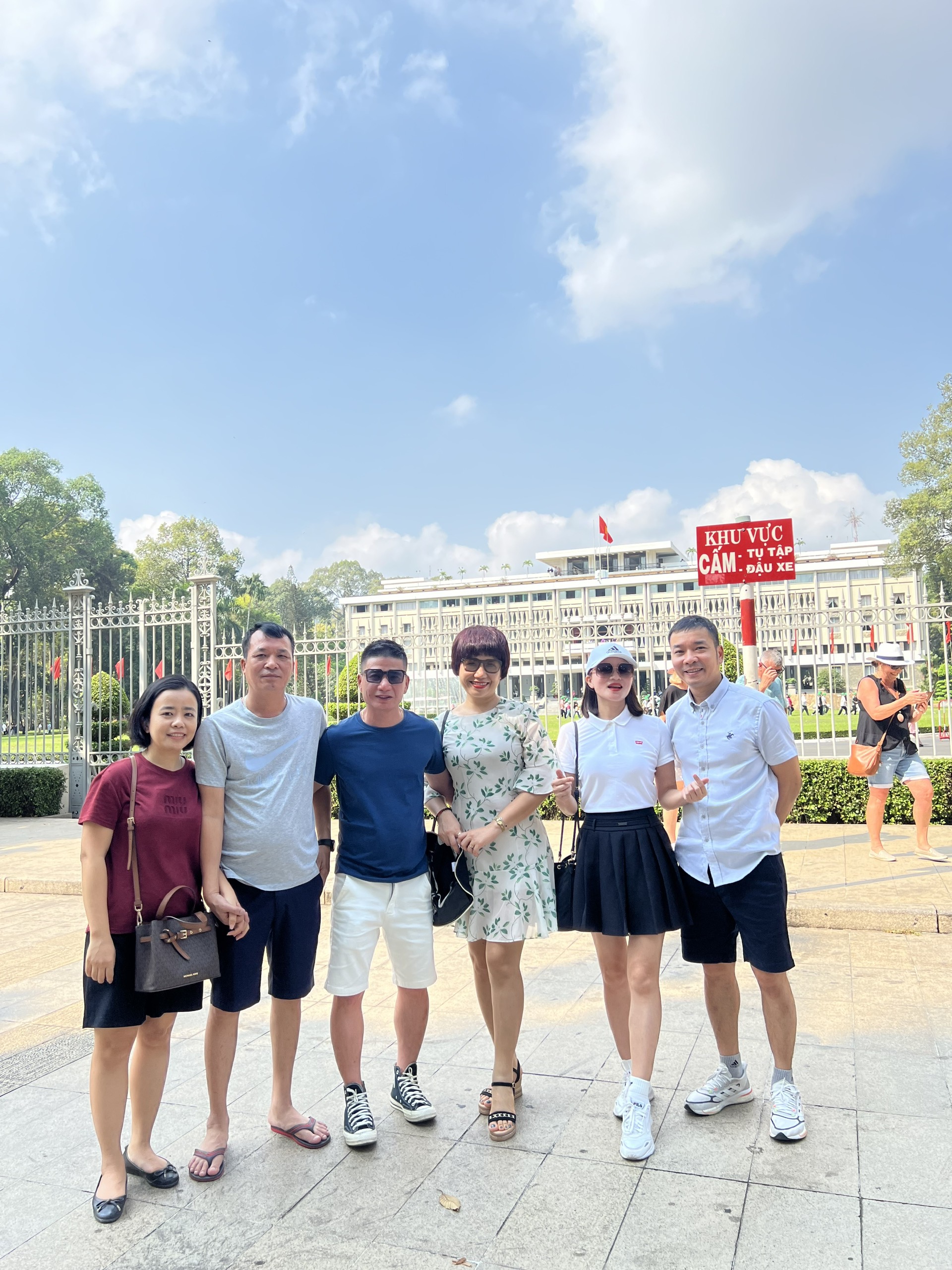 Cả nước đón 8 triệu lượt khách dịp nghỉ lễ 30-4 và 1-5 Cả nước đón 8 triệu lượt khách dịp nghỉ lễ 30-4 và 1-5