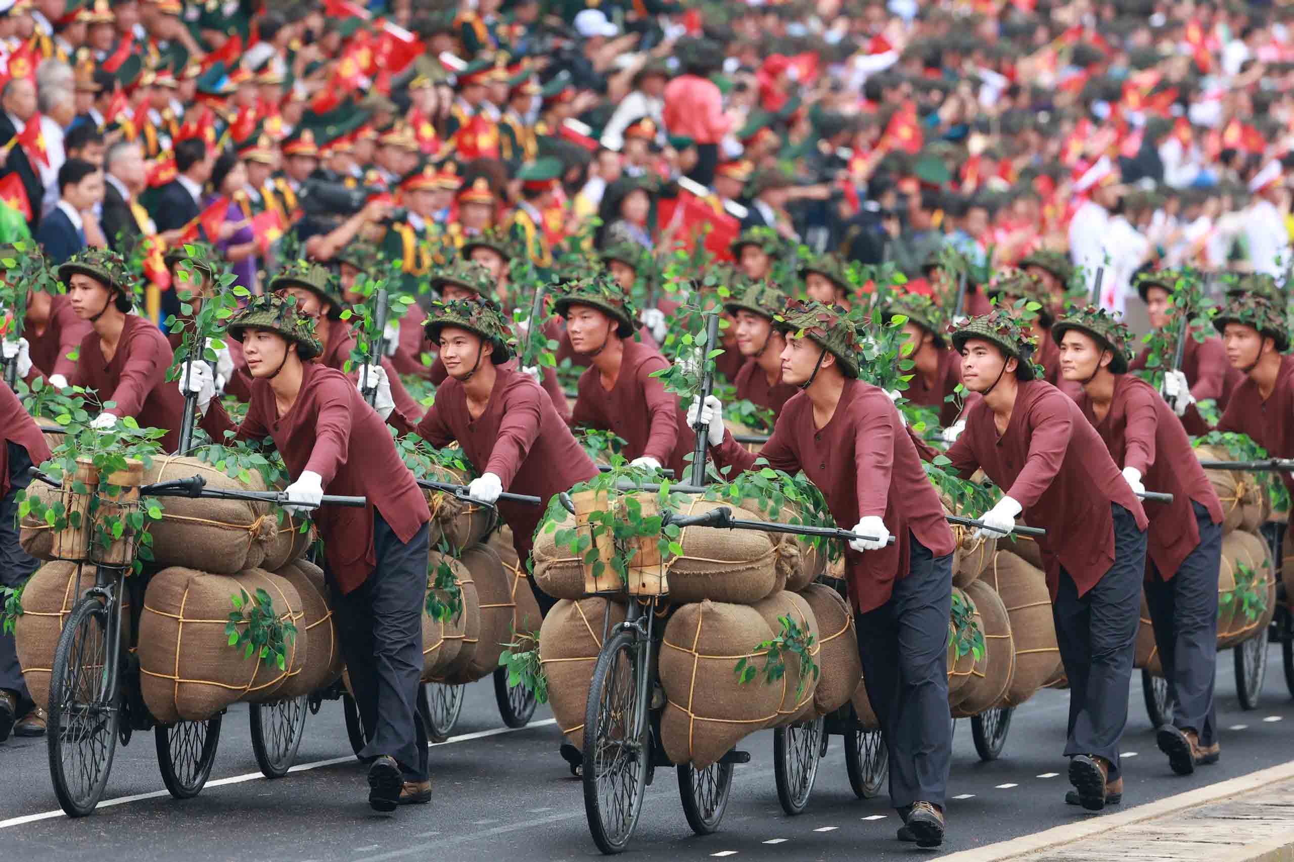 Khối dân công hỏa tuyến