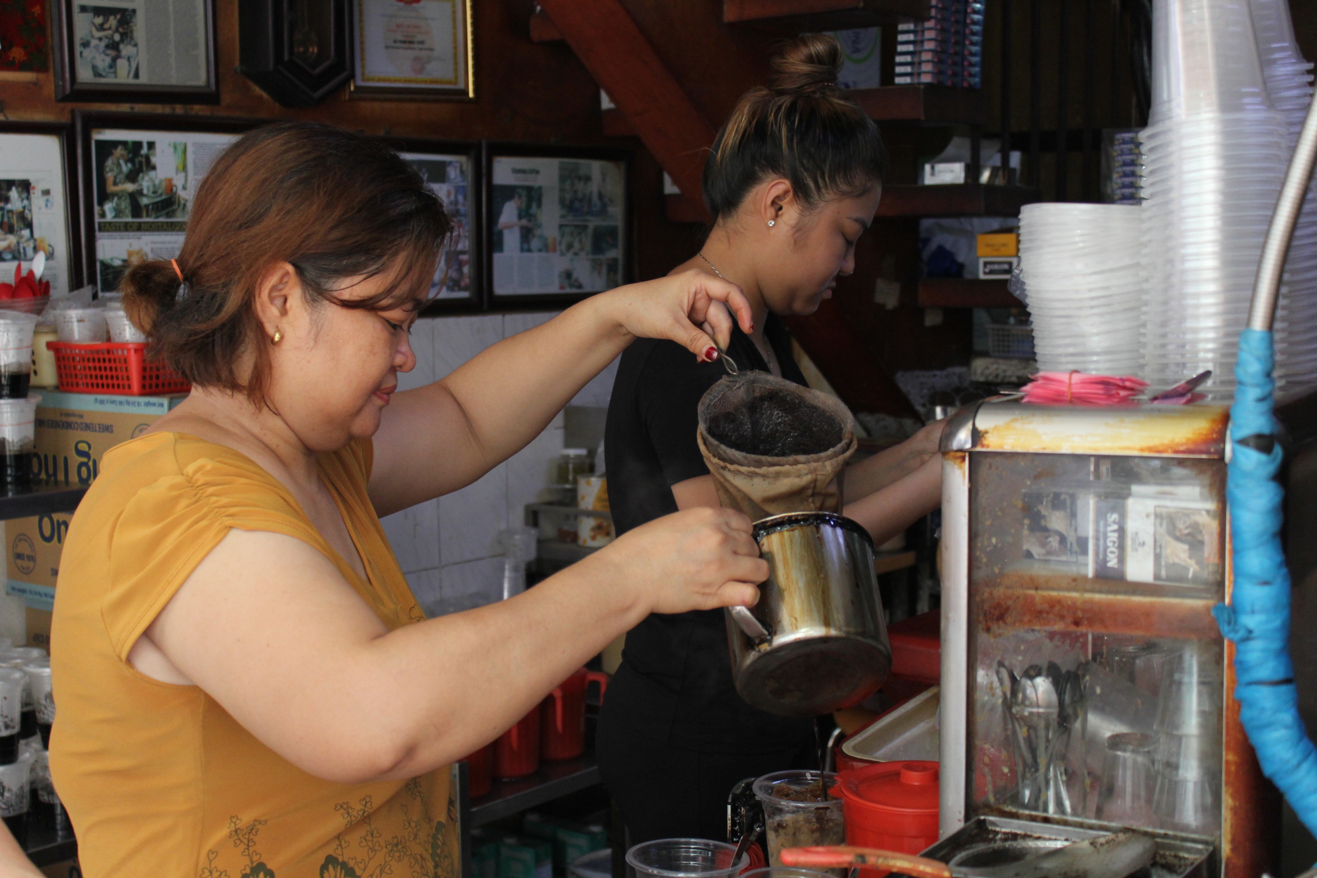 Cà phê vợt mang hương vị đặc trưng mà không loại cà phê pha phin nào có được Cà phê vợt mang hương vị đặc trưng mà không loại cà phê pha phin nào có được