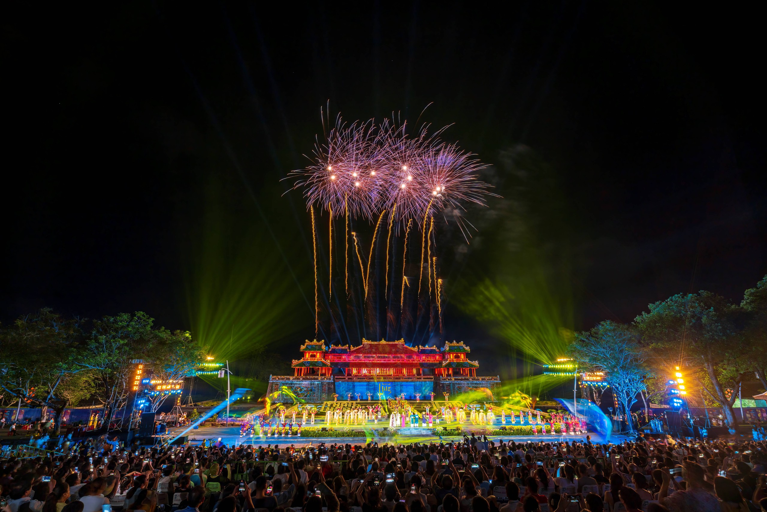 Festival Huế 2024 với chủ đề: “Di sản văn hóa với hội nhập và phát triển” Festival Huế 2024 với chủ đề: “Di sản văn hóa với hội nhập và phát triển”