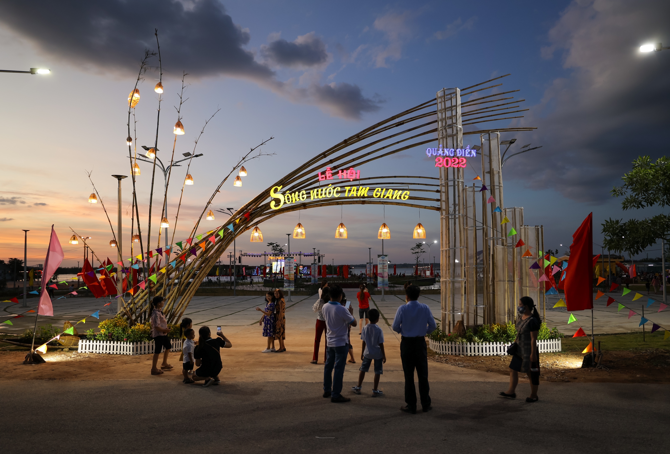 Festival Huế 2024 với chủ đề: “Di sản văn hóa với hội nhập và phát triển” Festival Huế 2024 với chủ đề: “Di sản văn hóa với hội nhập và phát triển”