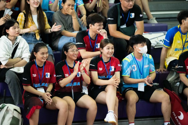 Sinh viên Trường ĐH Tôn Đức Thắng tổ chức giải cầu lông hoành tráng làm đồ án tốt nghiệp
