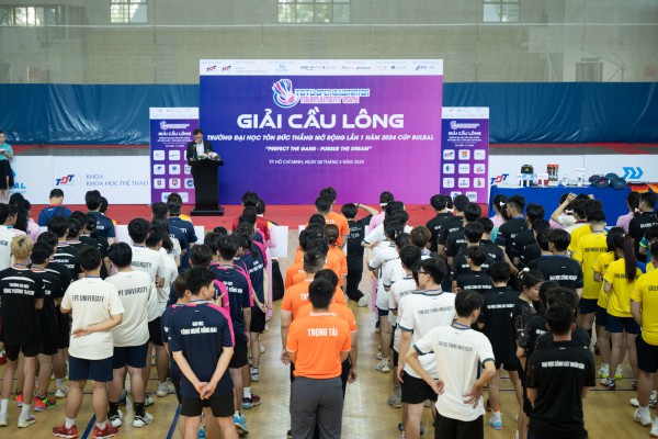 Sinh viên Trường ĐH Tôn Đức Thắng tổ chức giải cầu lông hoành tráng làm đồ án tốt nghiệp Sinh viên Trường ĐH Tôn Đức Thắng tổ chức giải cầu lông hoành tráng làm đồ án tốt nghiệp