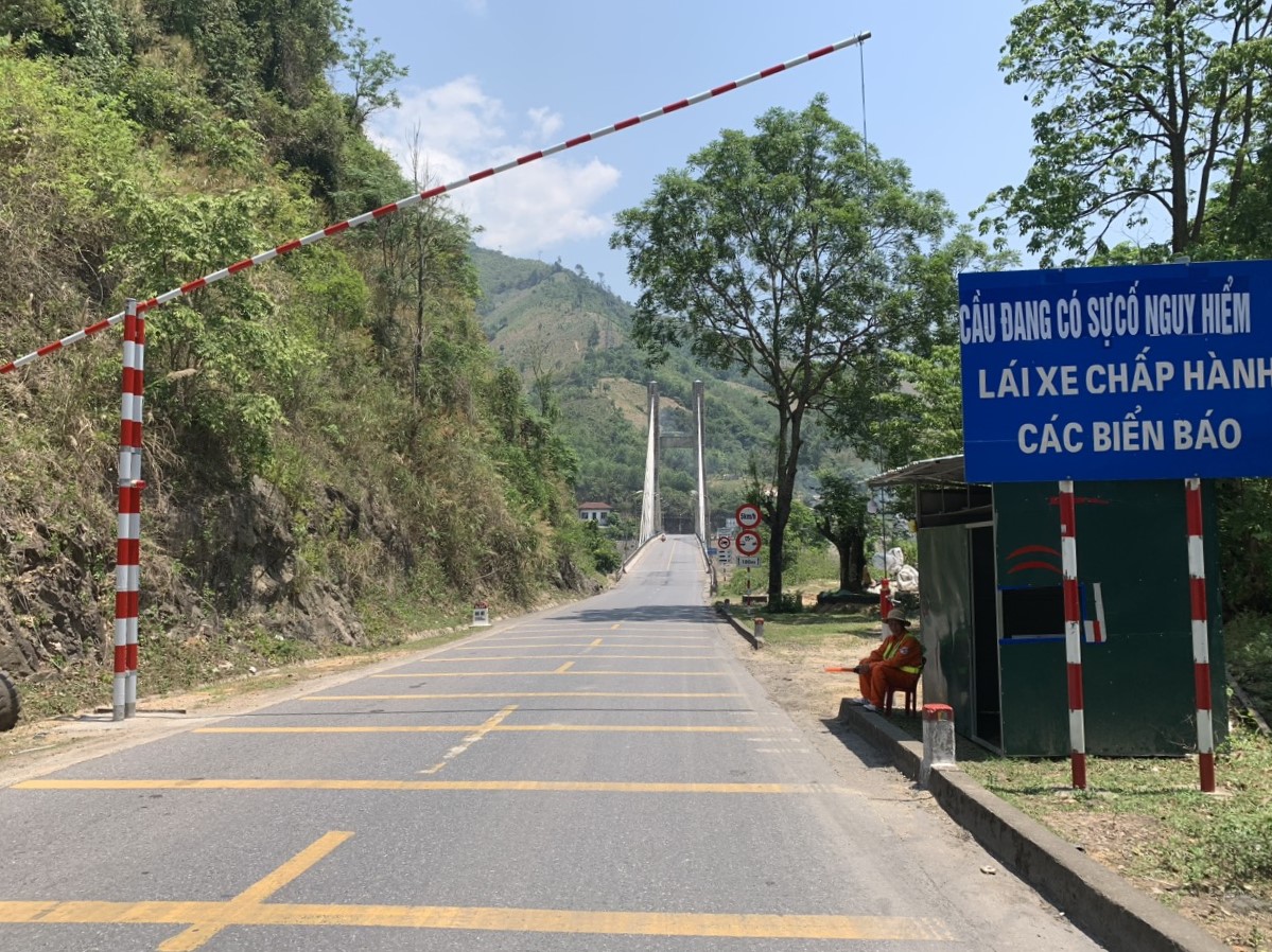 Cầu treo Đakrông được 'chăm sóc đặc biệt' vì sợ sập bất cứ lúc nào- Ảnh 2.