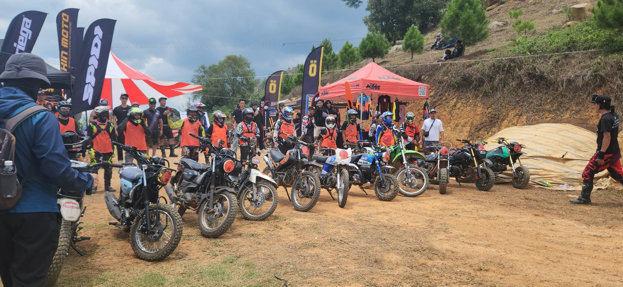 Vì sao giải đua xe mô tô địa hình ‘Núi Xanh Enduro 2024’ đột ngột bị hoãn? Vì sao giải đua xe mô tô địa hình ‘Núi Xanh Enduro 2024’ đột ngột bị hoãn?
