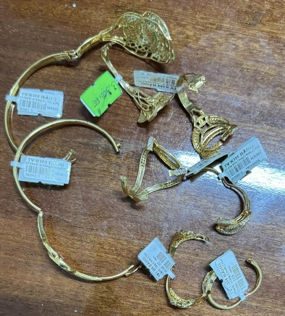 Sản phẩm hàng hóa vi phạm nhãn hiệu sau khi tiêu hủy cắt logo trên sản phẩm