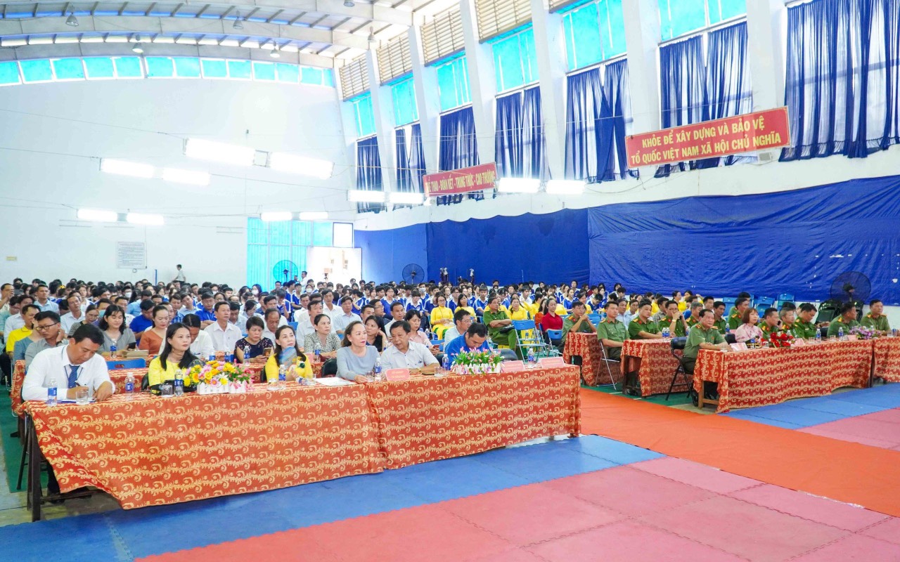 Buổi ra mắt mô hình tại trường Trường THPT Bùi Hữu Nghĩa, Q.Bình Thủy, TP.Cần Thơ