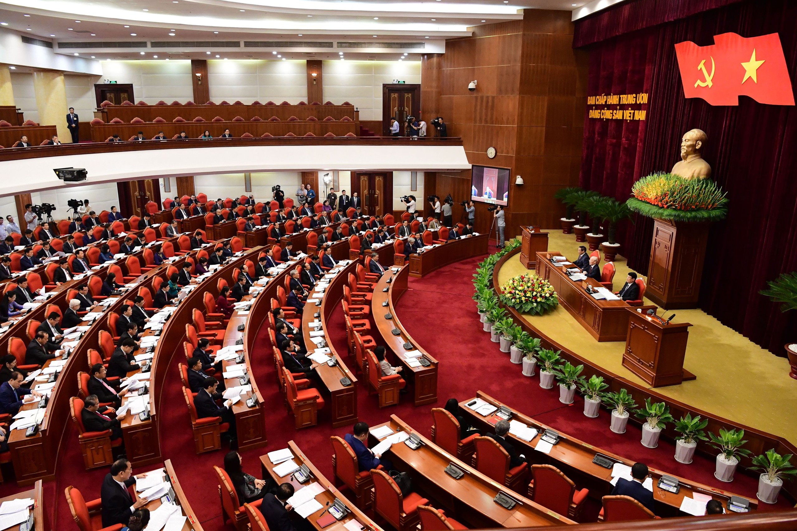 Tổng Bí thư: 'Đổi mới căn bản, toàn diện công tác cán bộ'- Ảnh 3. Tổng Bí thư: 'Đổi mới căn bản, toàn diện công tác cán bộ'- Ảnh 3.
