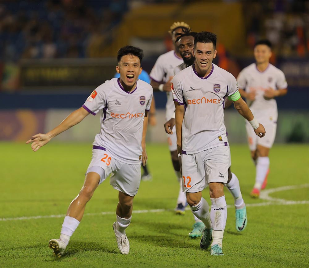 Vòng 19 V.League: Công An Hà Nội thua đậm Becamex Bình Dương Vòng 19 V.League: Công An Hà Nội thua đậm Becamex Bình Dương