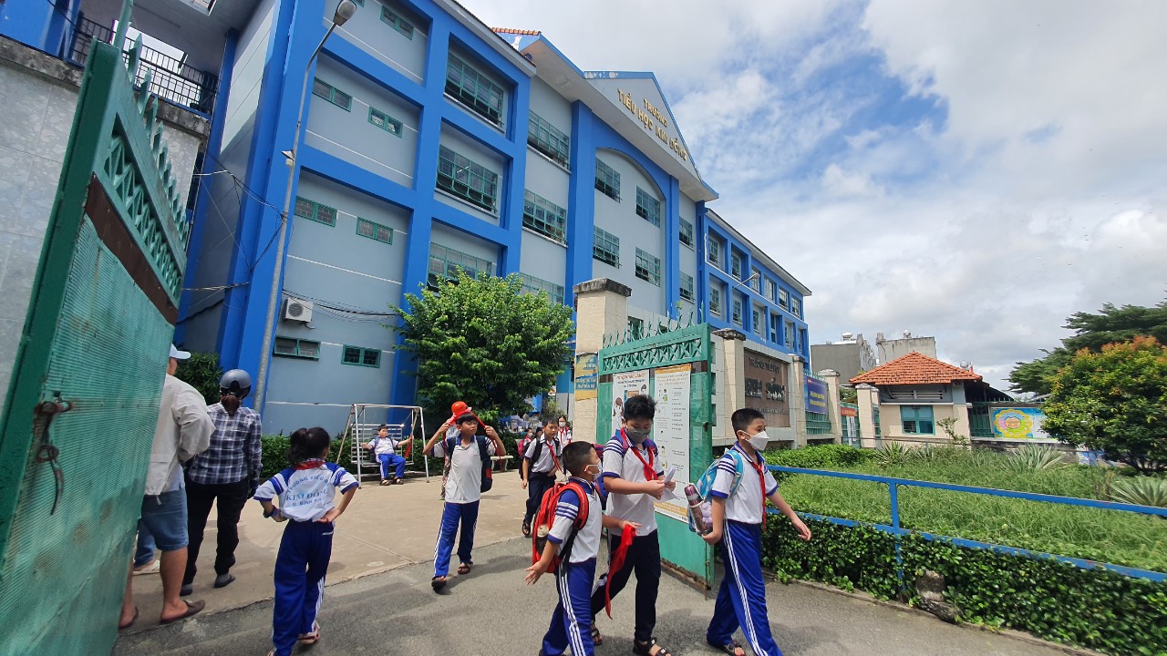 Q.Bình Tân đảm bảo chỗ học cho con em Q.Bình Tân trong năm học mới, đặc biệt con em gia đình chính sách, gia đình nghèo, công nhân, con em mồ côi vì Covid-19...